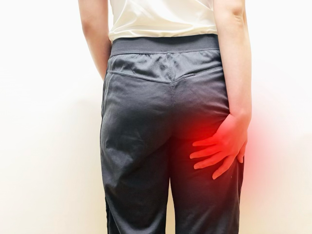 坐骨神経痛の症状が改善！お尻から足のしびれと腰痛の治し方